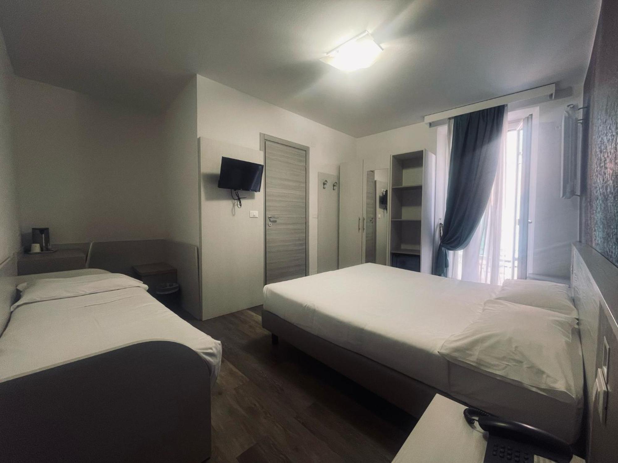 Hotel Holiday- Alla Finestrella — Fotos 1